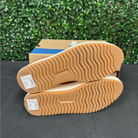 Clarks Collection Zylah May Closed Toe Shoes - W8.5 - Picture 7 of 10